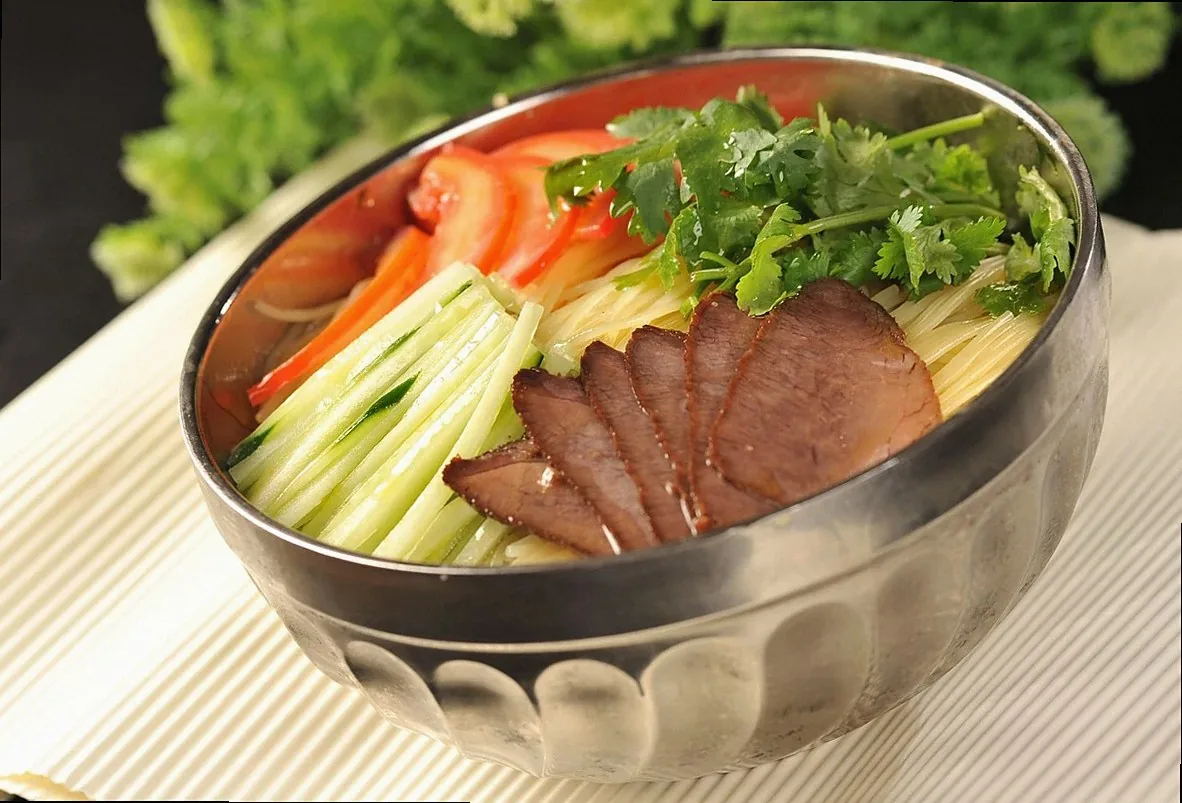 korean cold noodles, bacon, coriander, cucumber, noodle, tomato, tasty, food, asia, bacon, bacon, bacon, coriander, cori